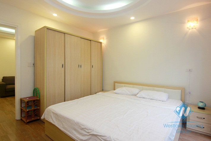 One bedroom apartment for rent in Ba Dinh, near Truc bach and West lake